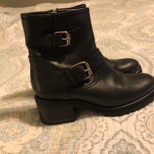 Steve Madden Womens  black ankle motto boot Size 10
